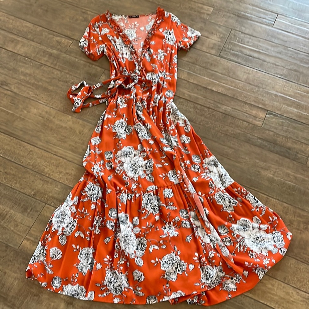 Maxi dress orange and black floral